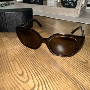 Prada prescription sunglasses only used twice